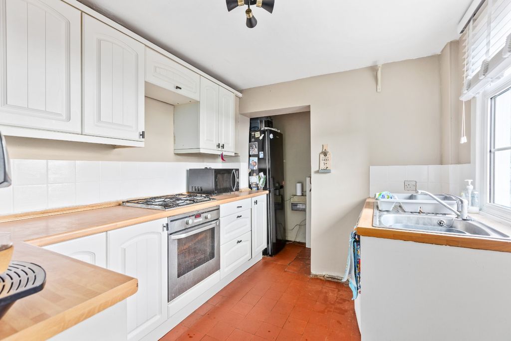 Property photo 2 of 16 4203434