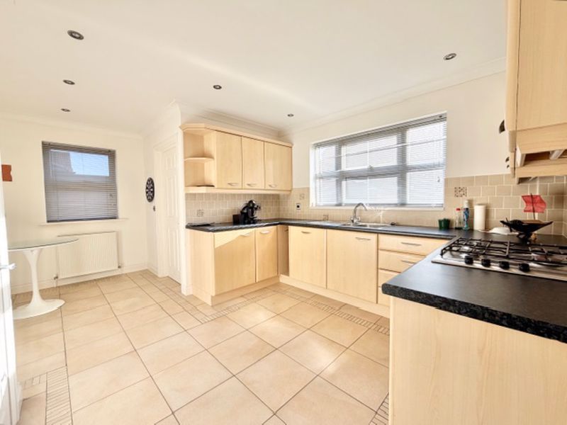 Property photo 3 of 20 Kitchen Dining Room