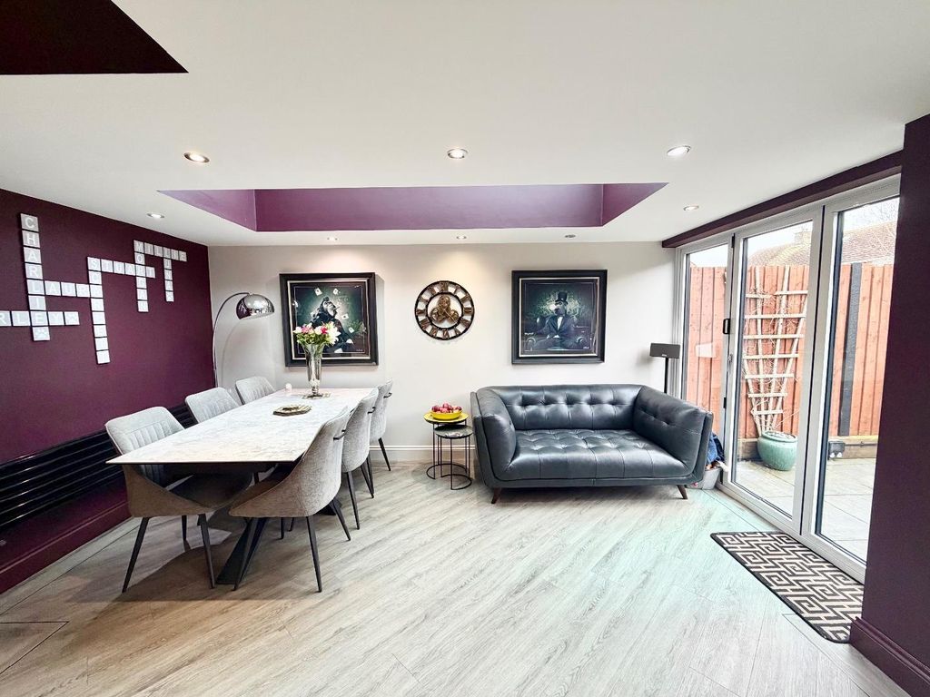 Property photo 3 of 22 Orangeary