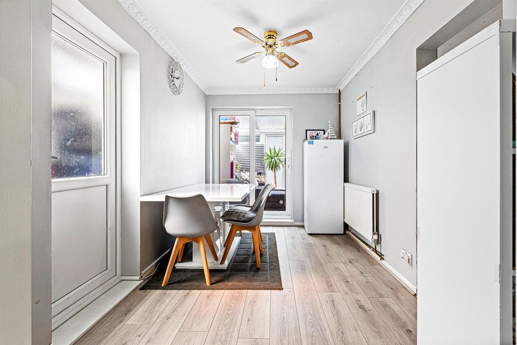 Property photo 3 of 14 Dining Room