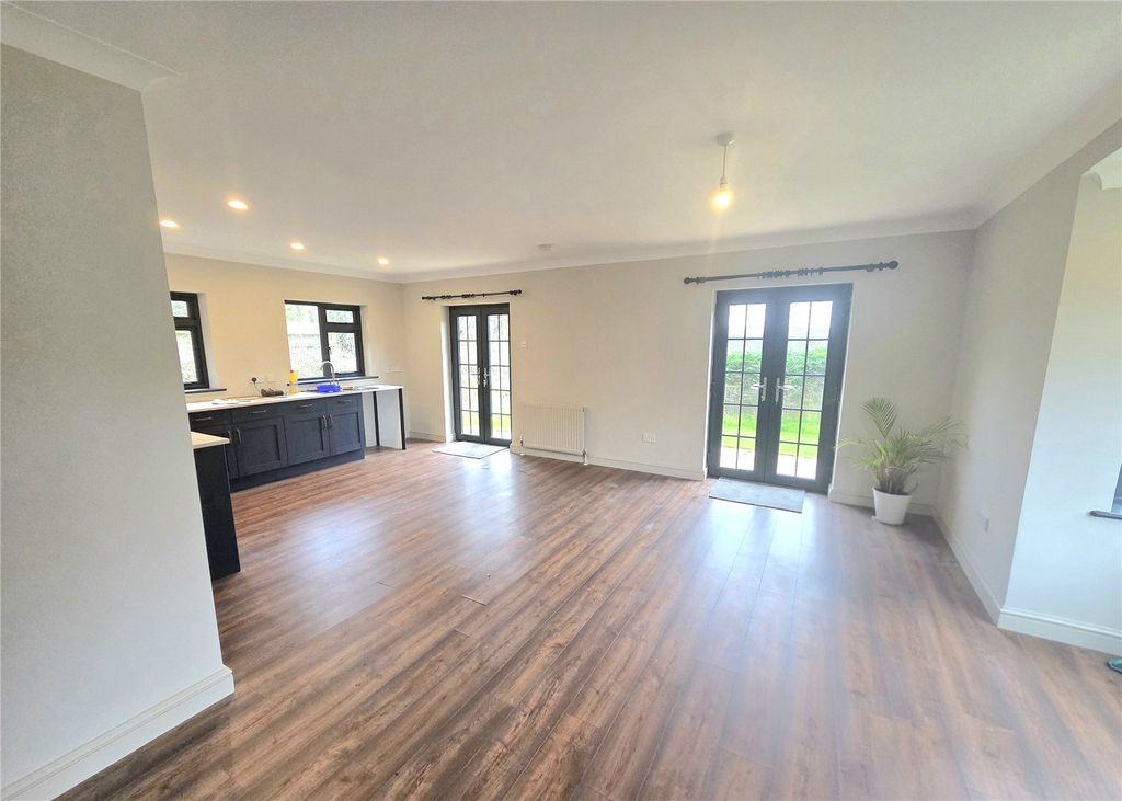 Property photo 2 of 12 Picture No. 01