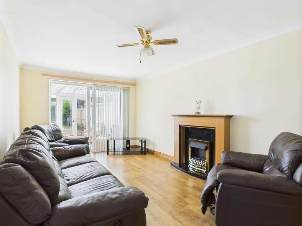 Property photo 2 of 9 4299565