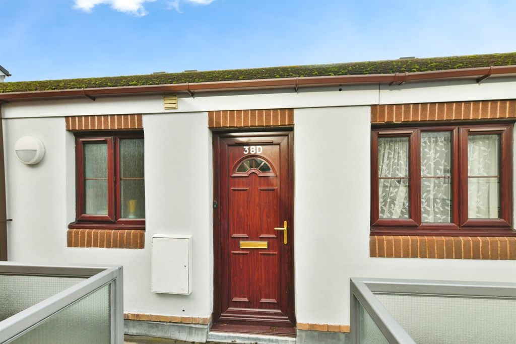 Property photo 3 of 14