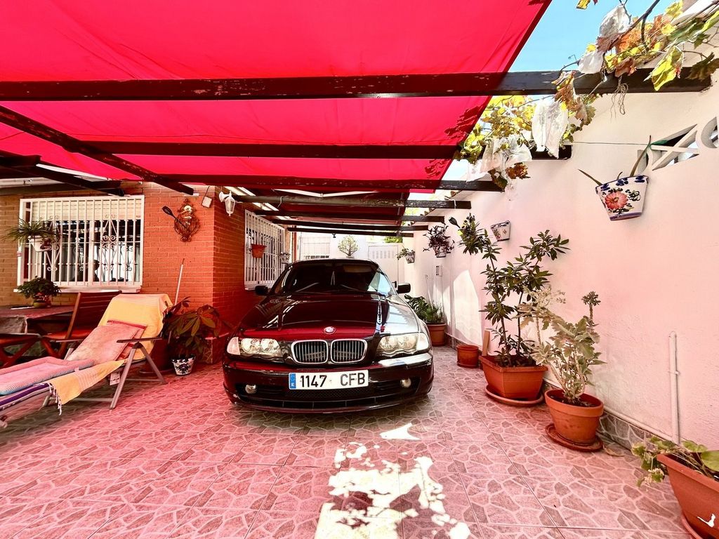 Property photo 3 of 32