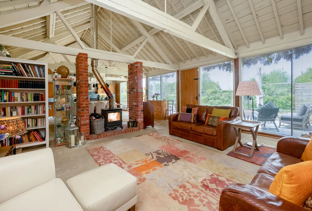 Property photo 3 of 17