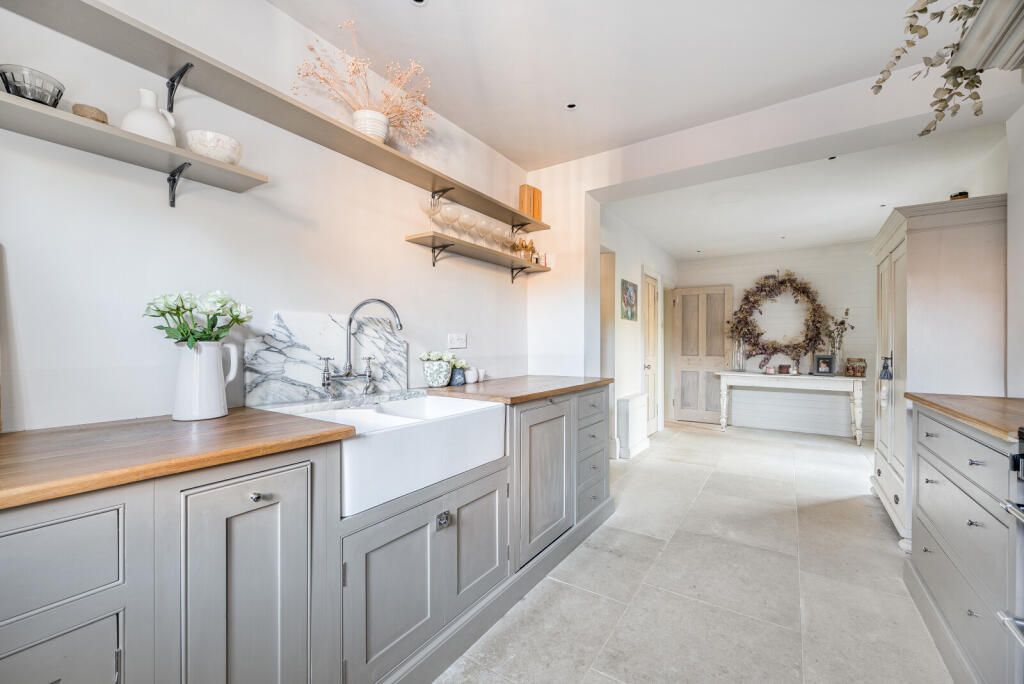 Additional image 6 of 5 bed detached house for saleFrith End Road, Frith End, Near Farnham GU35