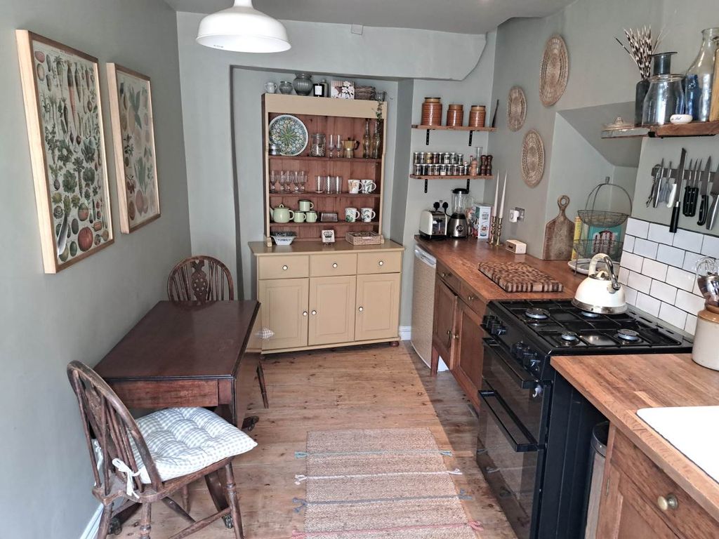 Property photo 3 of 9 Kitchen Photo