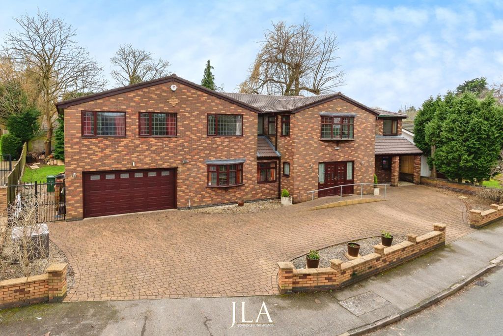 Property photo 1 of 20