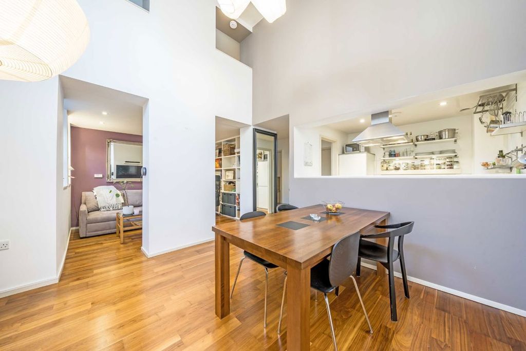 Property photo 3 of 6