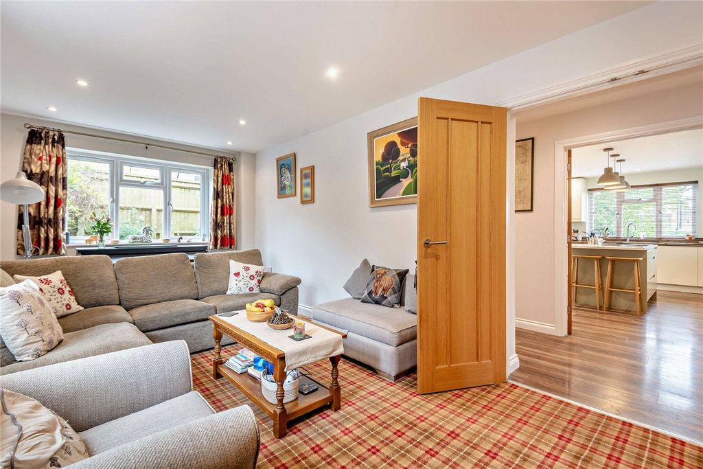 Property photo 2 of 27 Picture No. 23