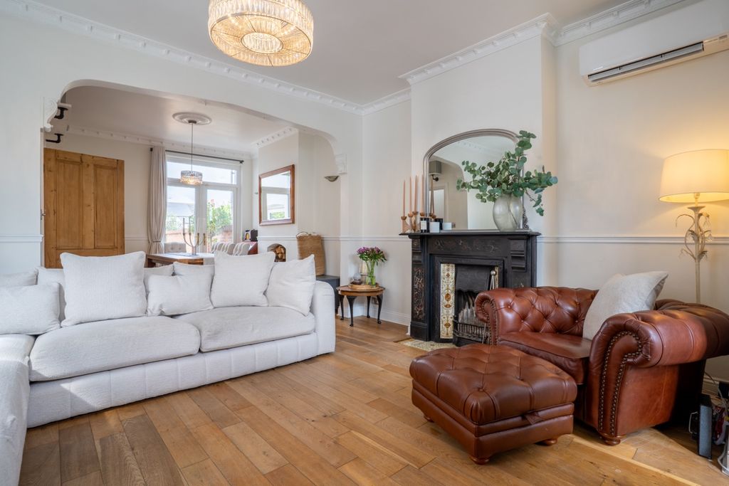 Property photo 3 of 30 5090756