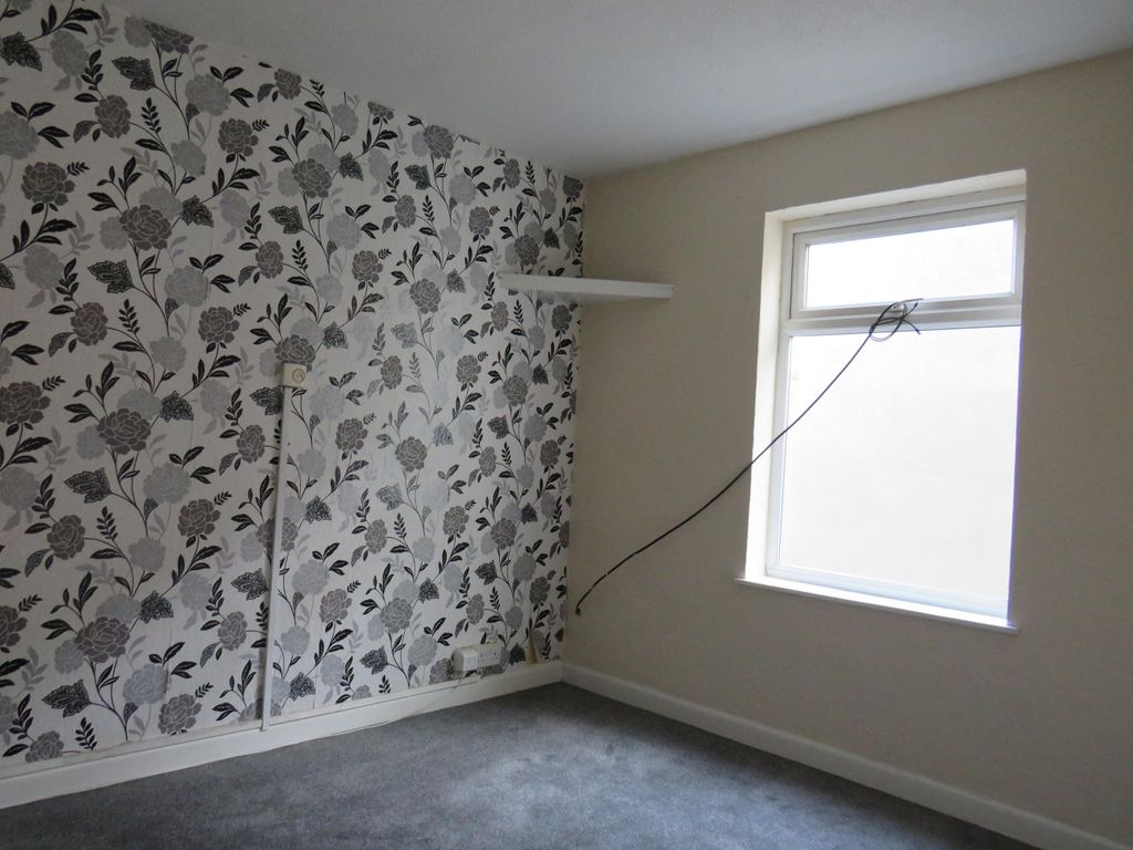 Property photo 2 of 4 Bedroom