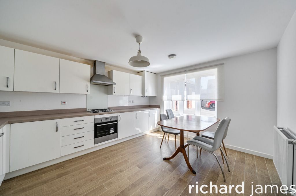 Property photo 3 of 15 8d62Ec03d4184E94B67c00Bba8c9c191