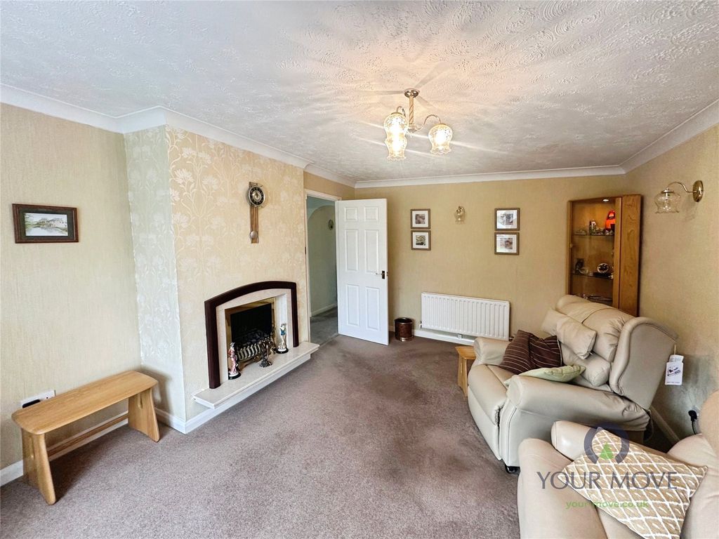 Property photo 2 of 12 Lounge