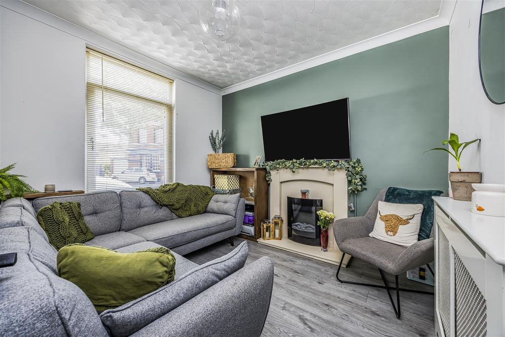 Property photo 2 of 17 194 Newcome Road, Fratton-Porticomarketing-Soldby-