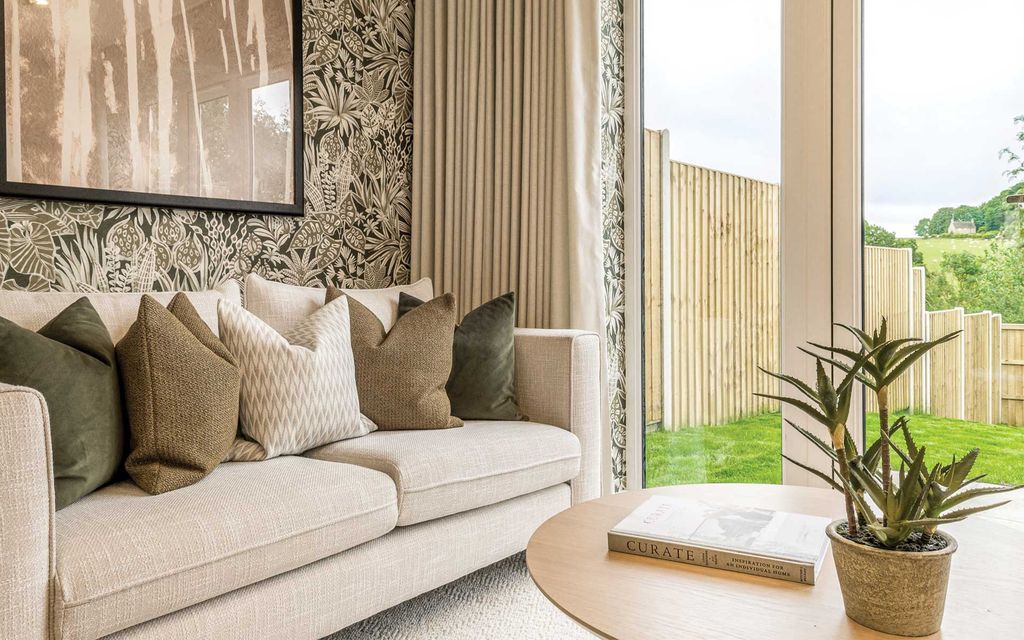 Property photo 1 of 11 Living/Dining Area