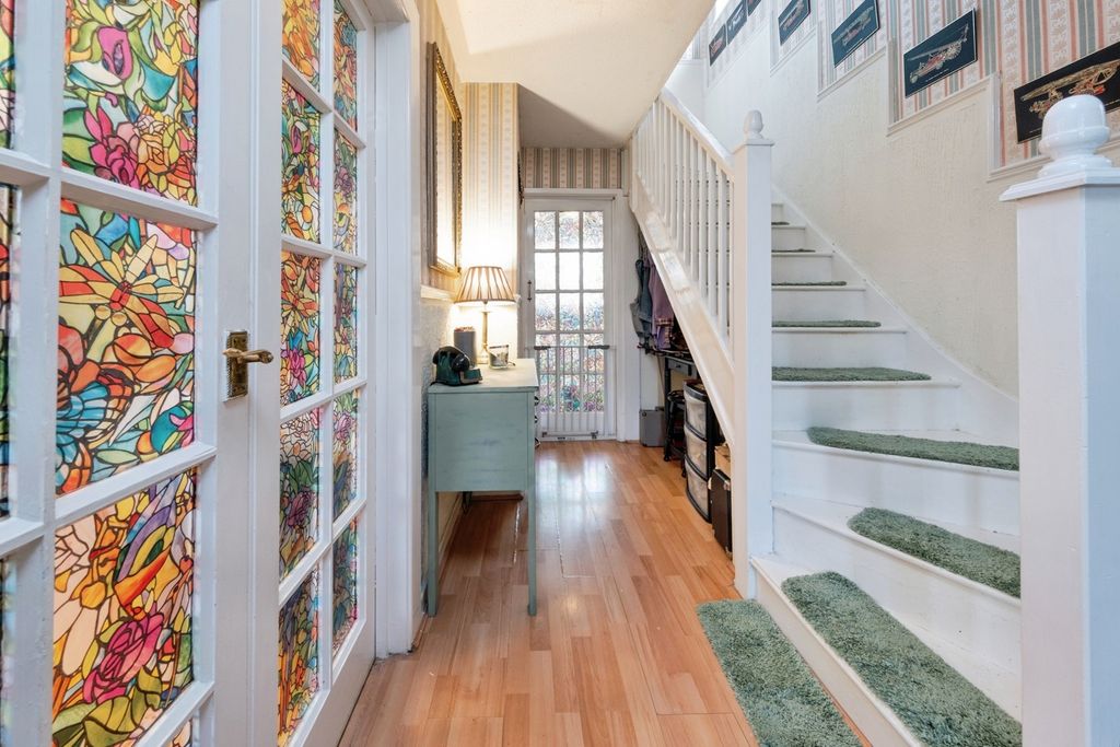 Property photo 3 of 19 Pbox-Img.Jpg