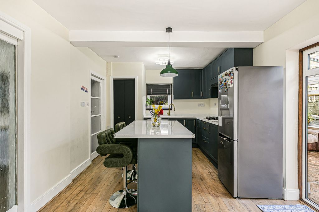 Property photo 2 of 17 Kitchen