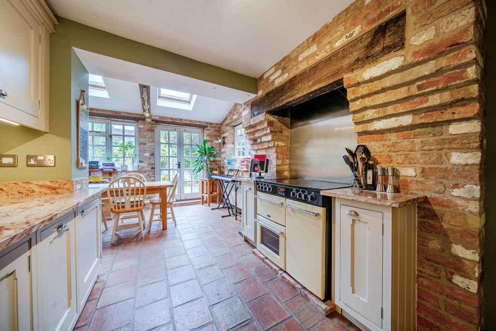 Property photo 3 of 19