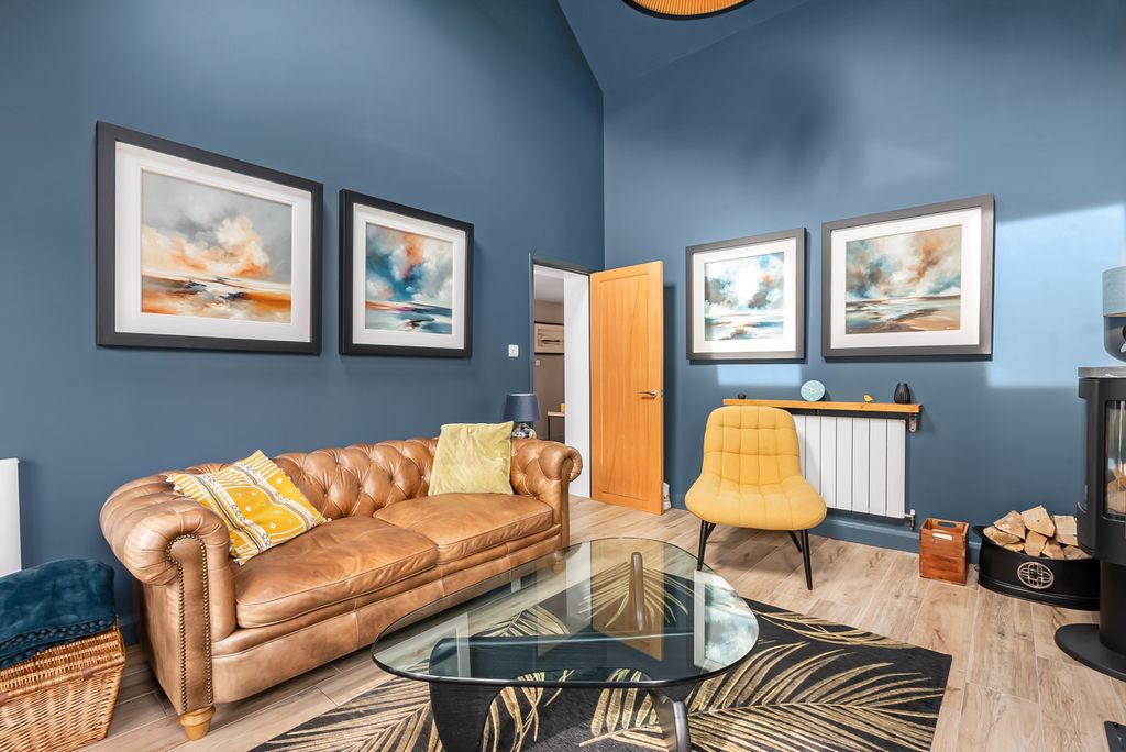 Property photo 3 of 36 Living Room