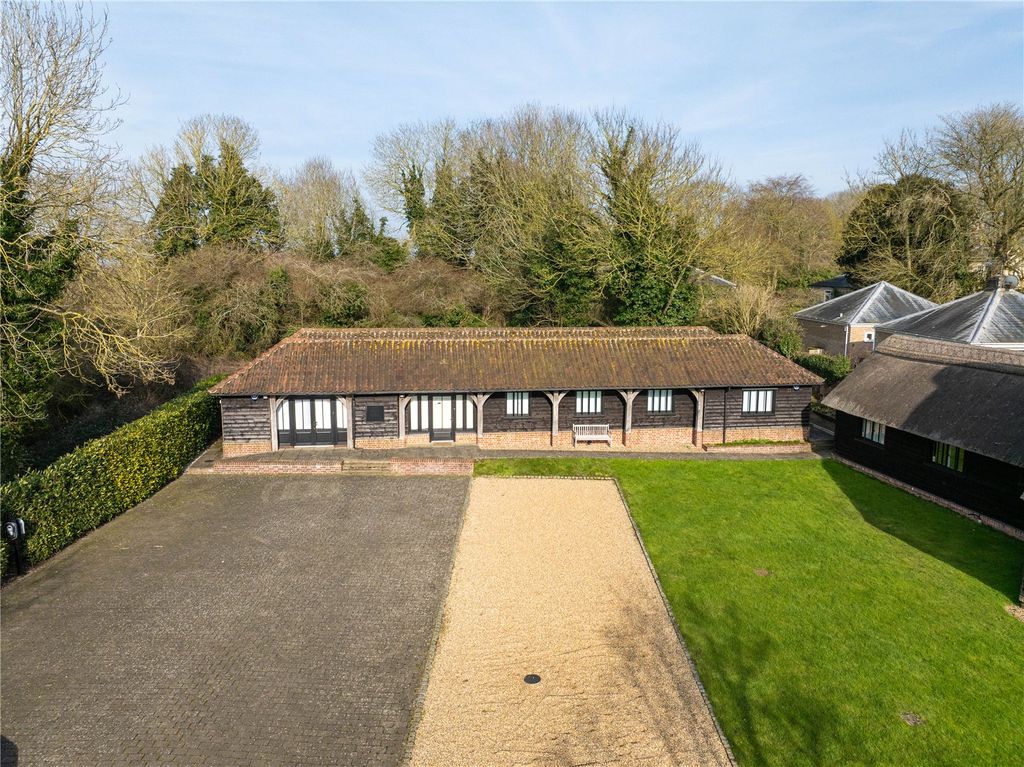 Property photo 3 of 21 Picture No. 02