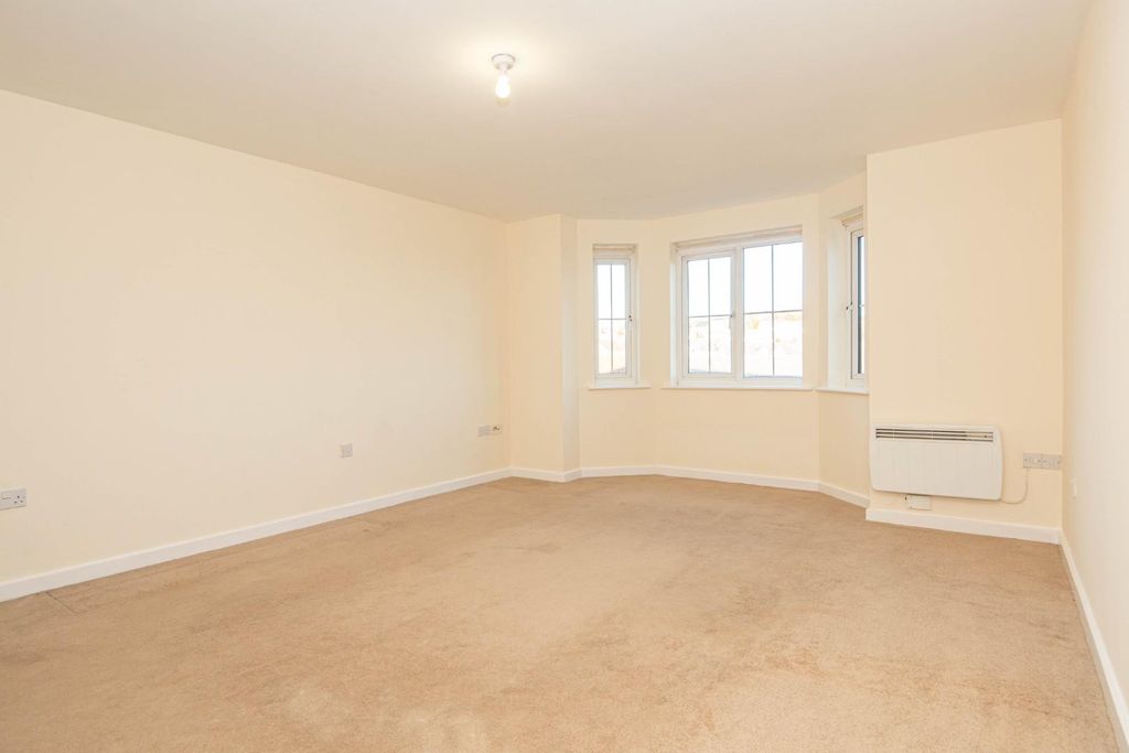 Property photo 2 of 23 Living Room