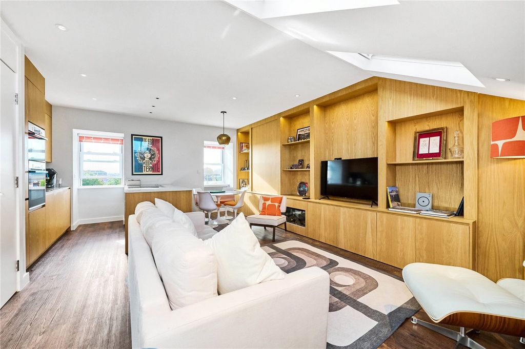 Property photo 1 of 17 Reception Room