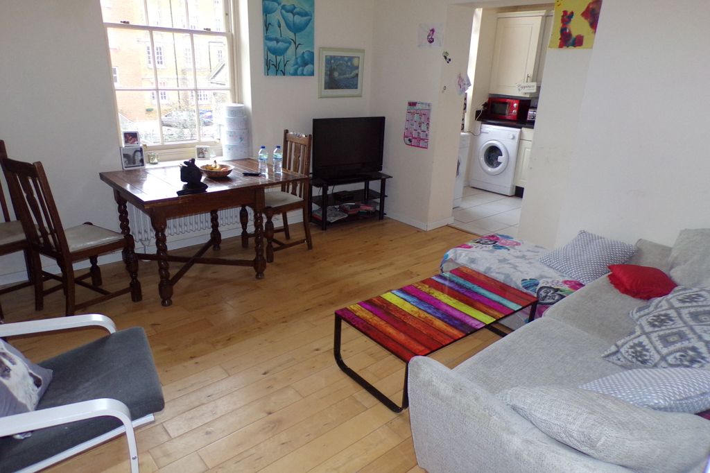 Property photo 3 of 8