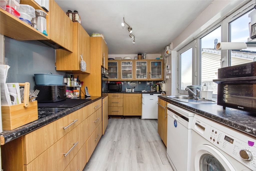 Property photo 3 of 14 Picture No. 18