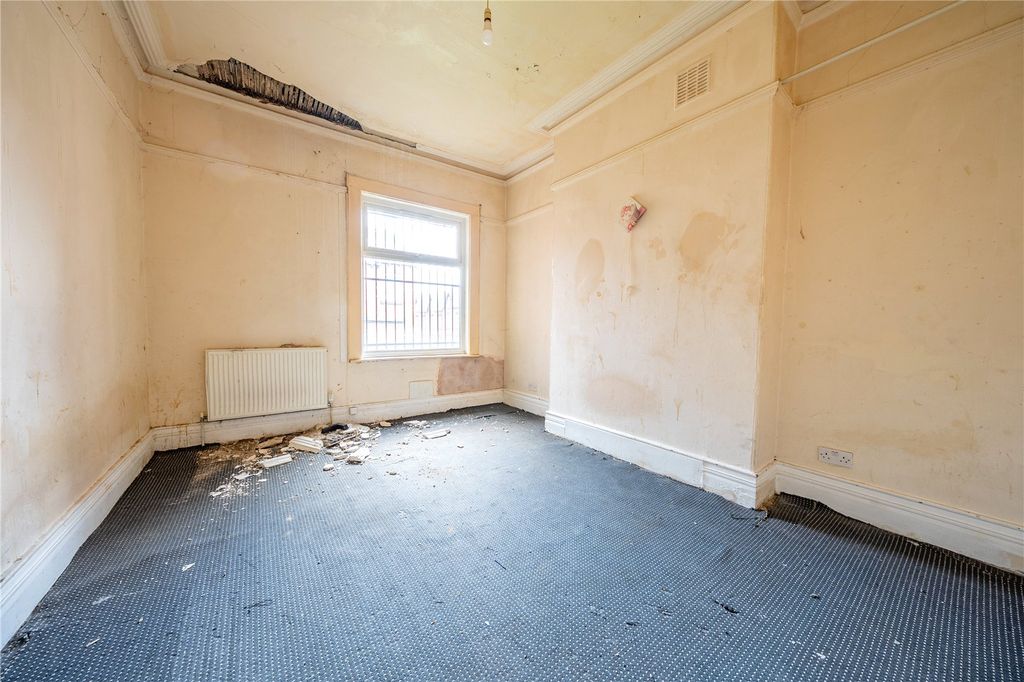 Property photo 3 of 18 Picture No. 05
