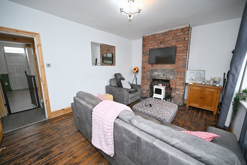 Property photo 3 of 17