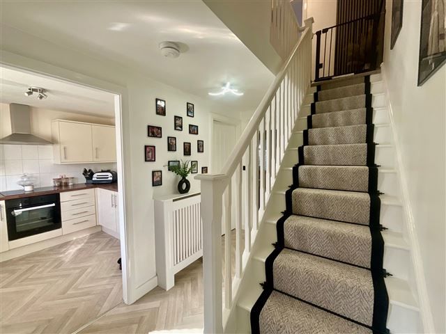 Property photo 3 of 21 Entrance Hall