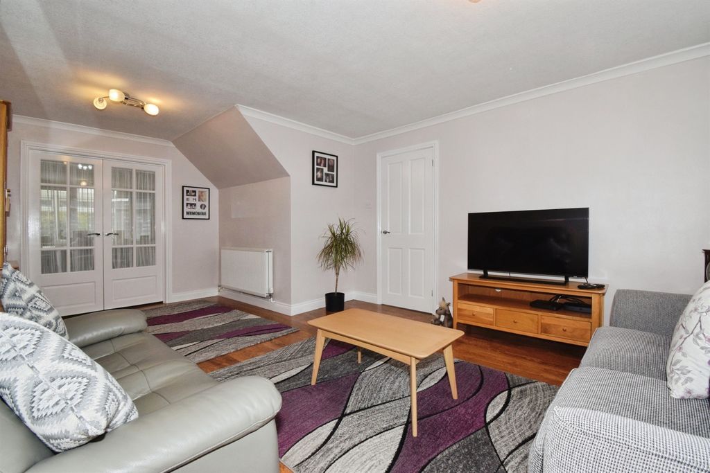 Property photo 3 of 29