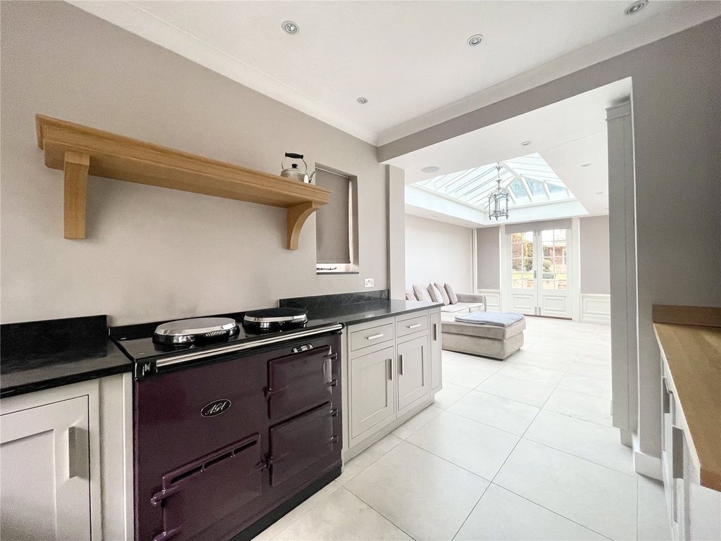 Property photo 2 of 18 Picture No. 17