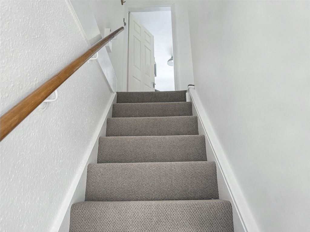 Property photo 3 of 7 Picture No. 12