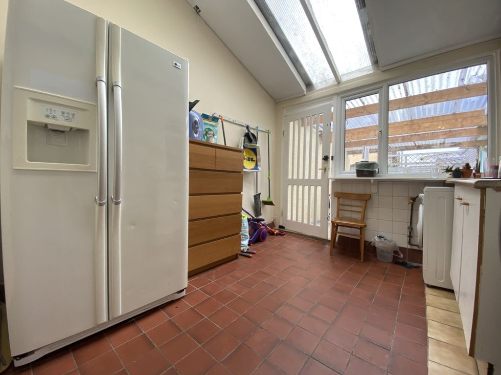 Property photo 3 of 8 3