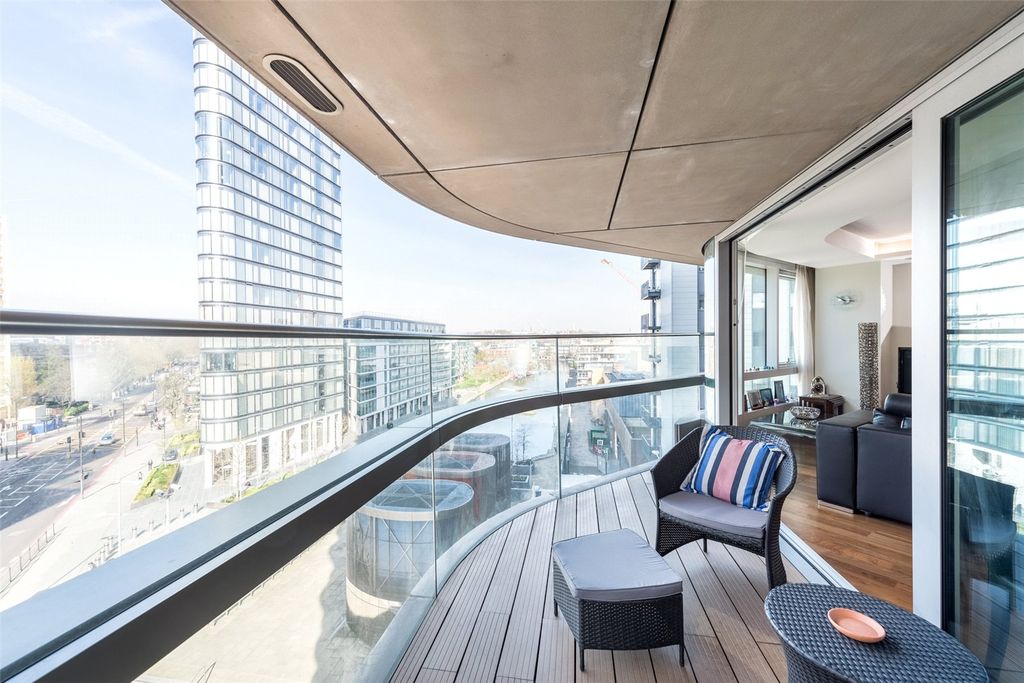 Property photo 3 of 36 Balcony