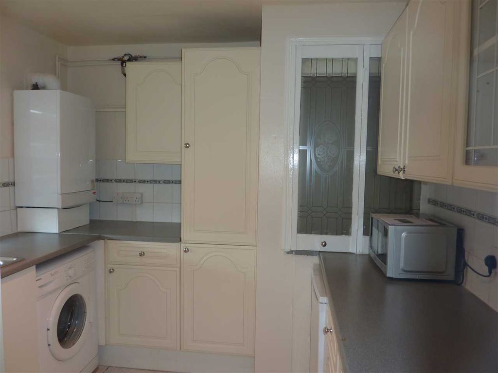 Property photo 2 of 4 Kitchen