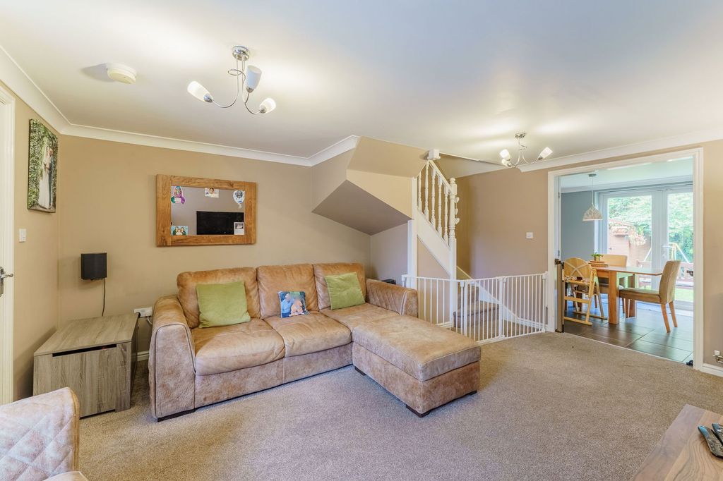 Property photo 3 of 27