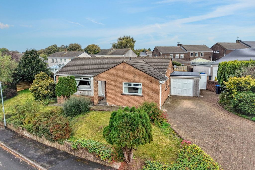 Property photo 1 of 27