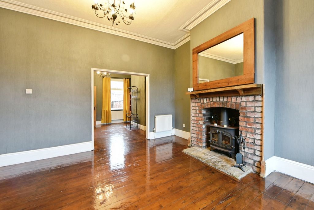 Property photo 3 of 19 Pbox-Img.Jpg