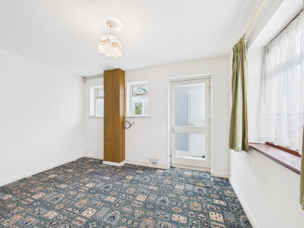 Property photo 3 of 18 Living/Dining Room