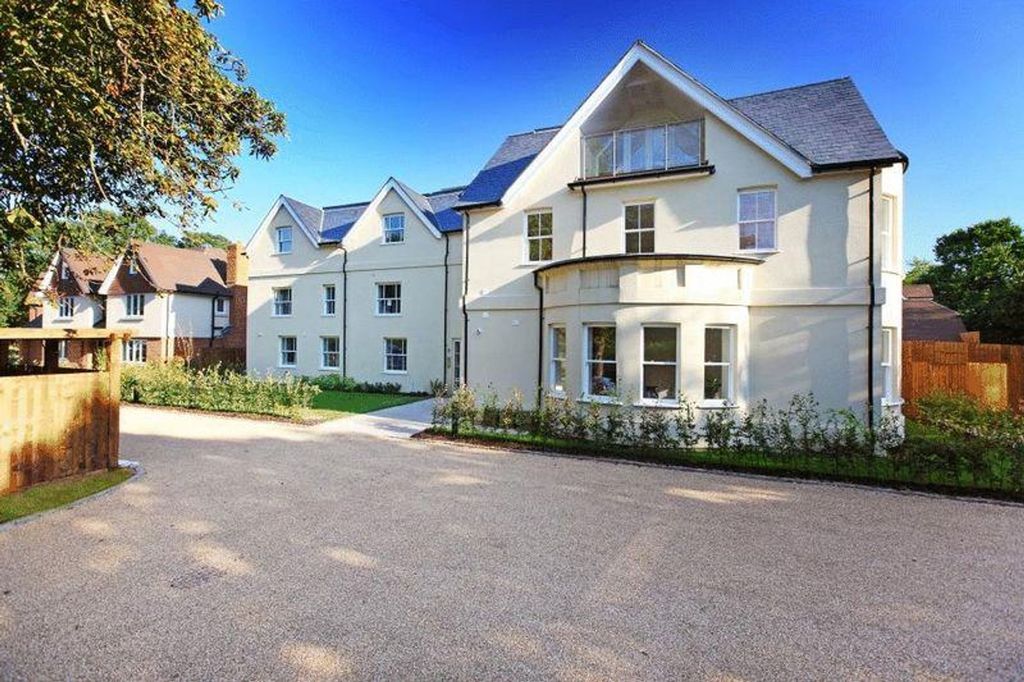 Property photo 1 of 11 The Old Hotel, The Approach, Bookham Grange