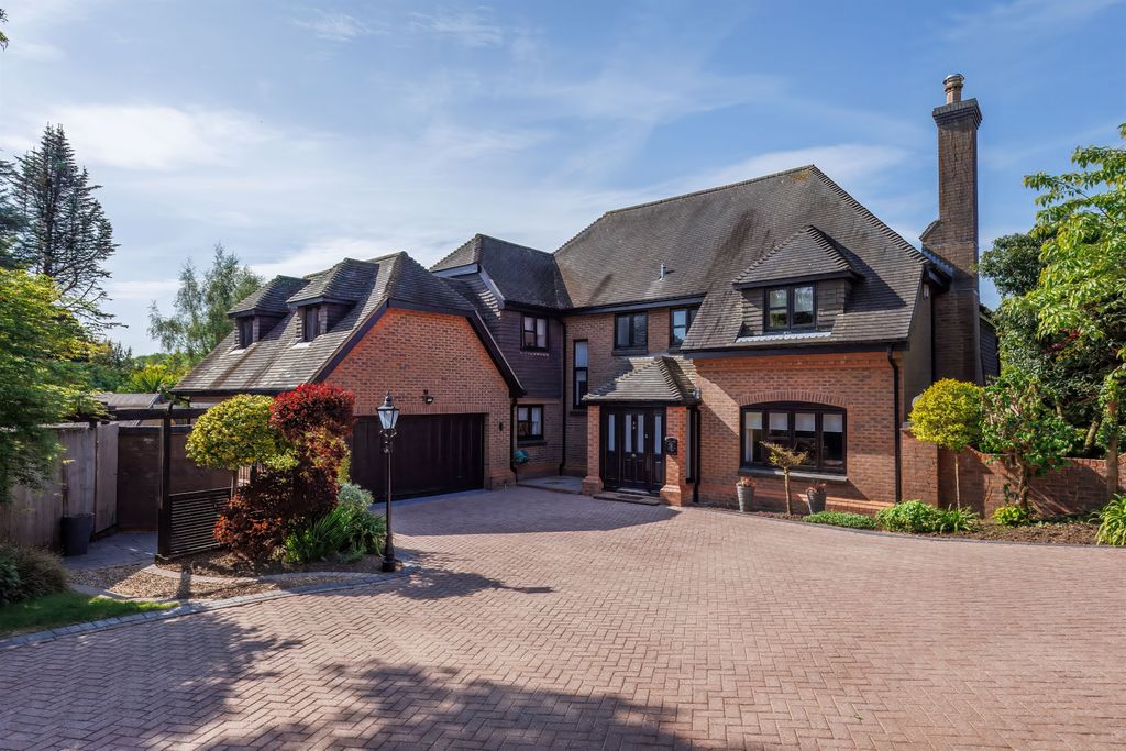 Property photo 2 of 34