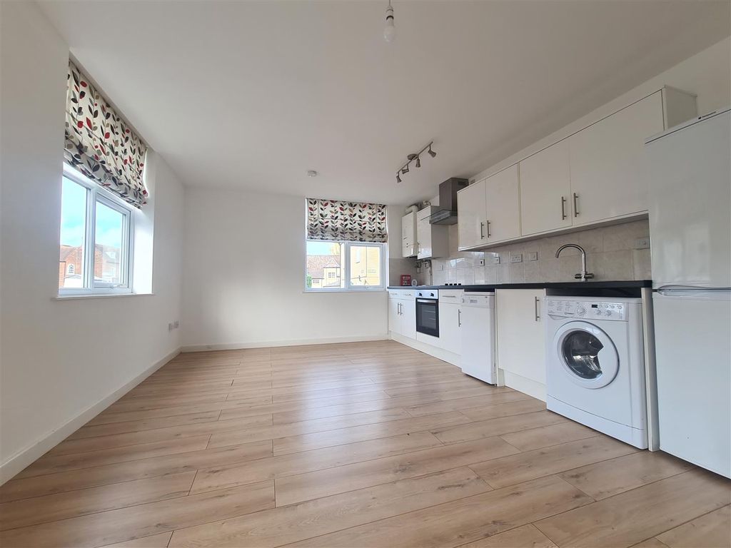 Property photo 2 of 12 20251022_161809.Jpg