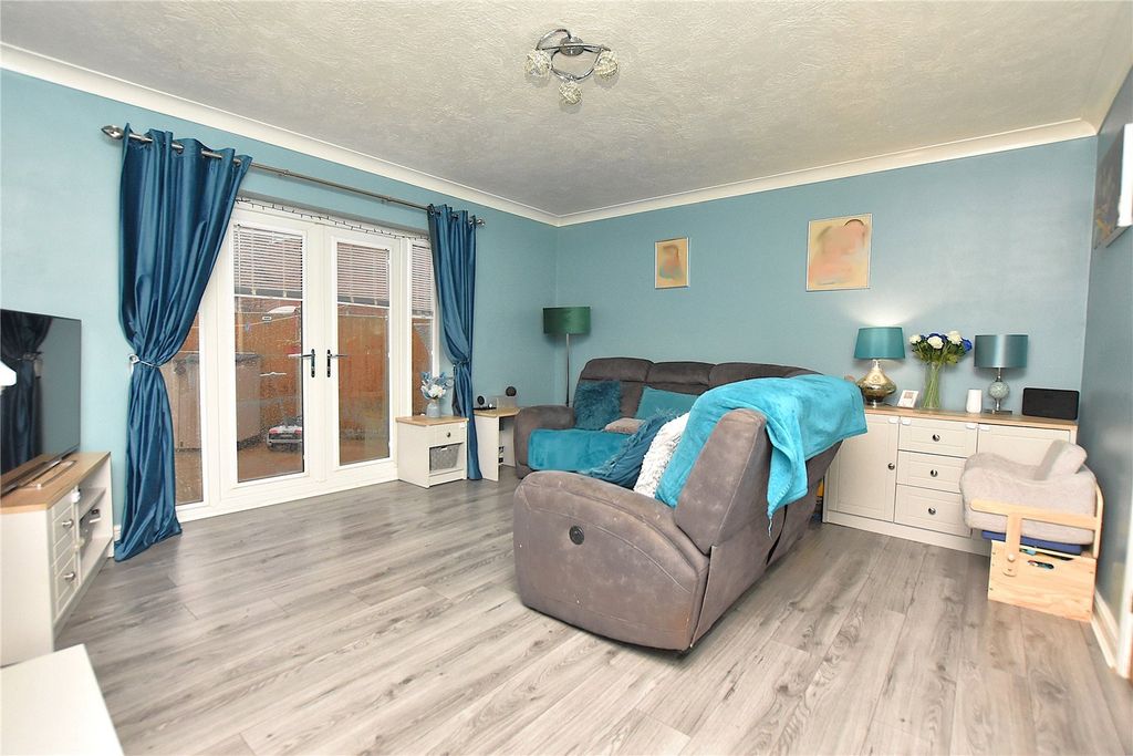 Property photo 2 of 17 Picture No. 21