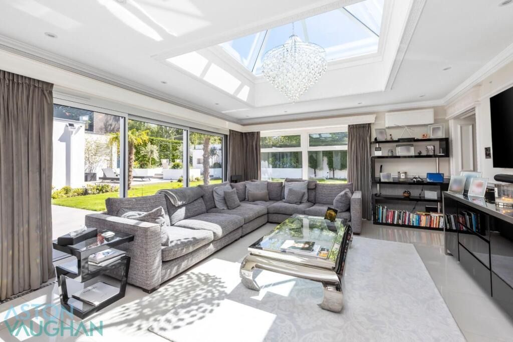 Property photo 3 of 48 4520774