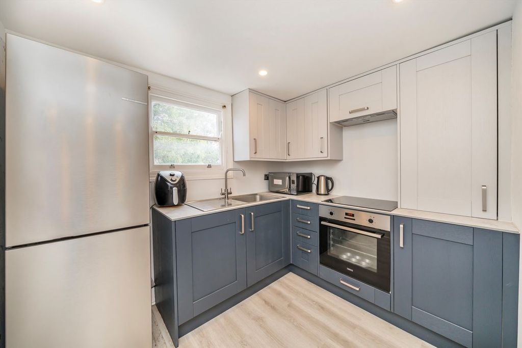 Property photo 3 of 5