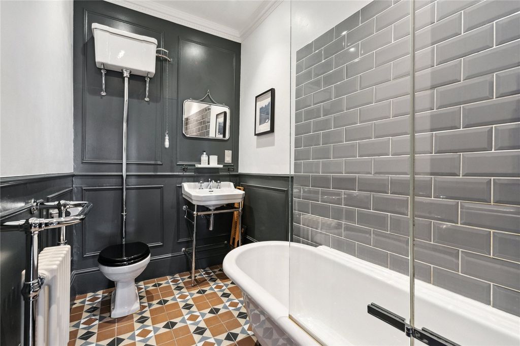 Property photo 3 of 7 Picture No. 14