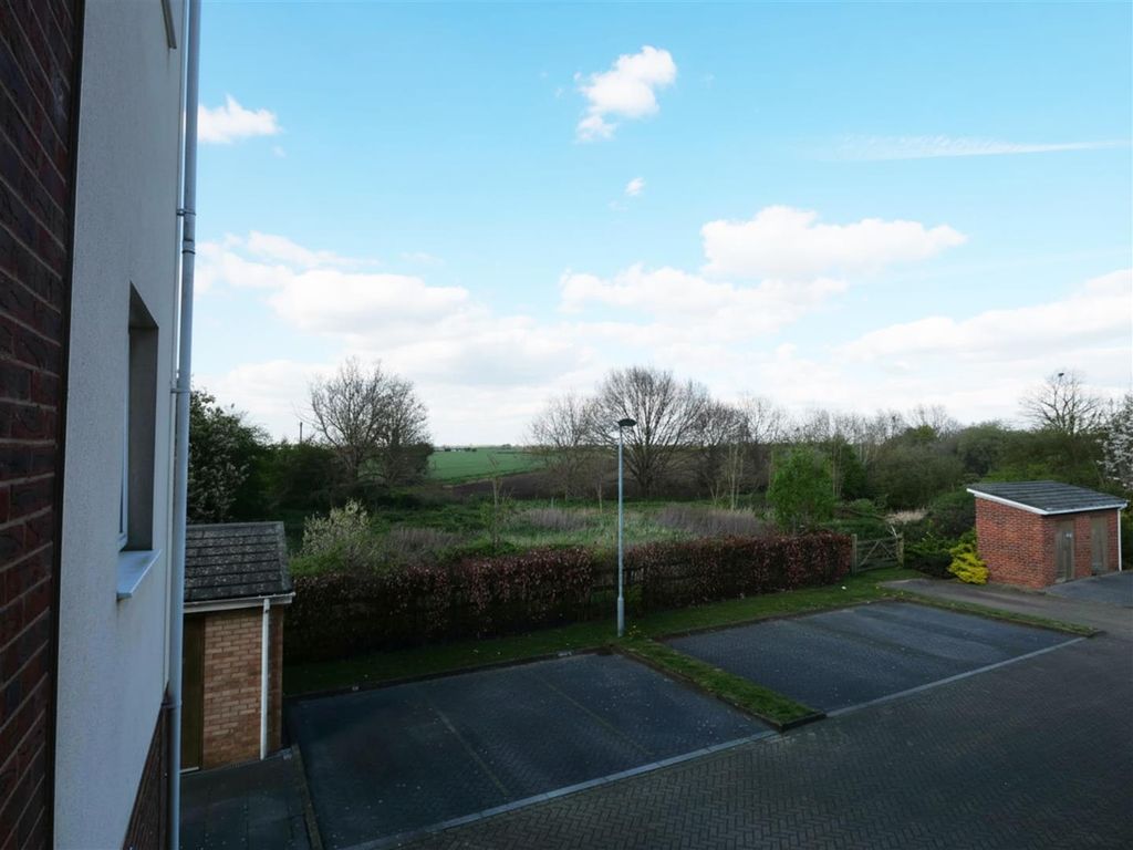 Property photo 2 of 9 Outside 1.Png